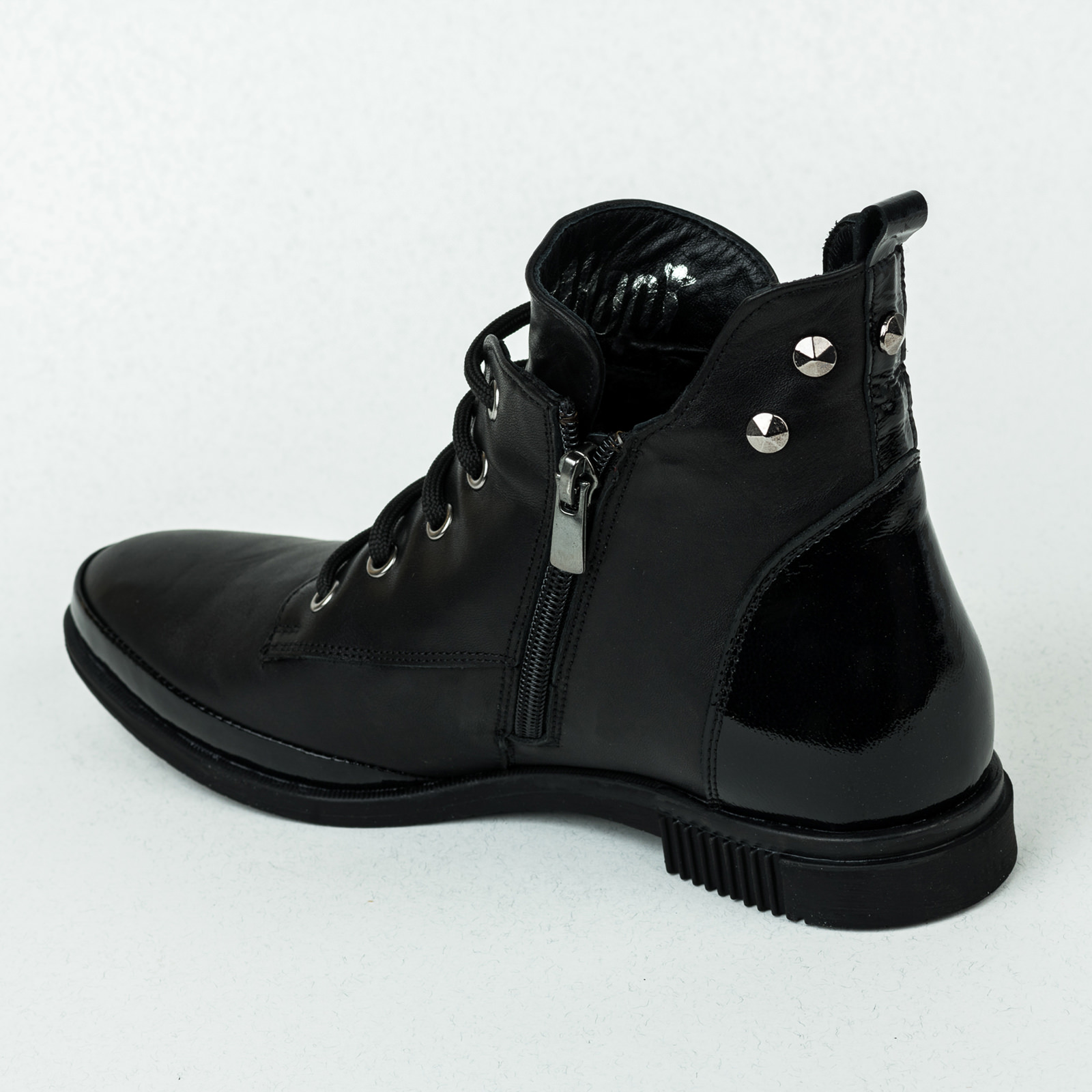 Leather ankle boots B017 - BLACK