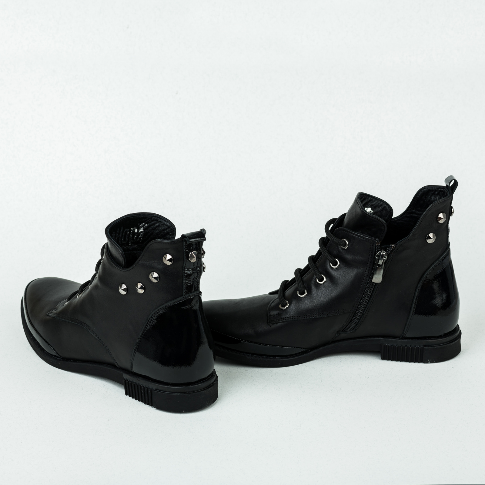 Leather ankle boots B017 - BLACK