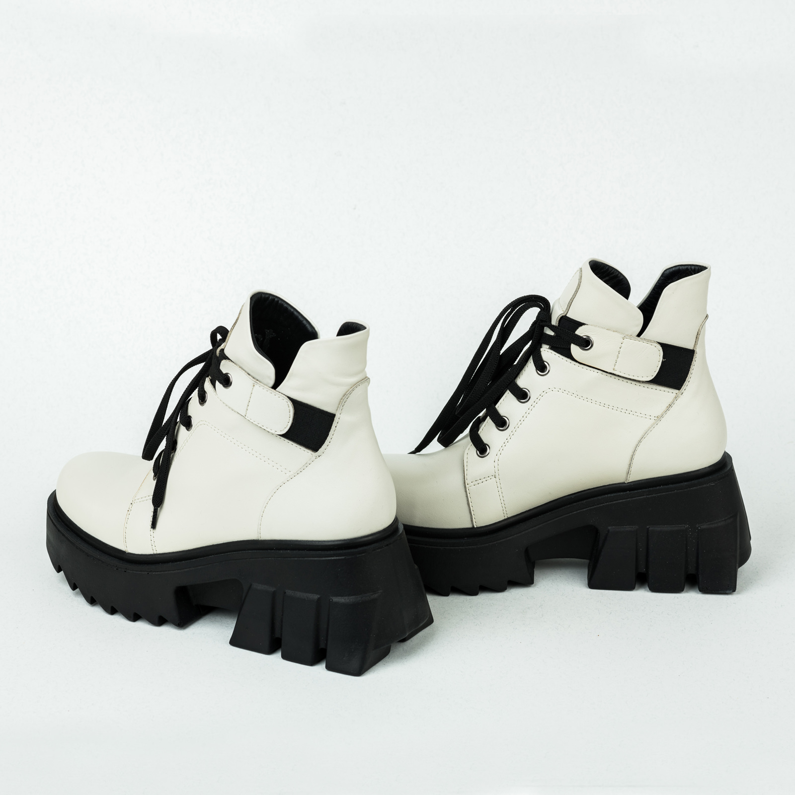 Leather ankle boots B040 - WHITE