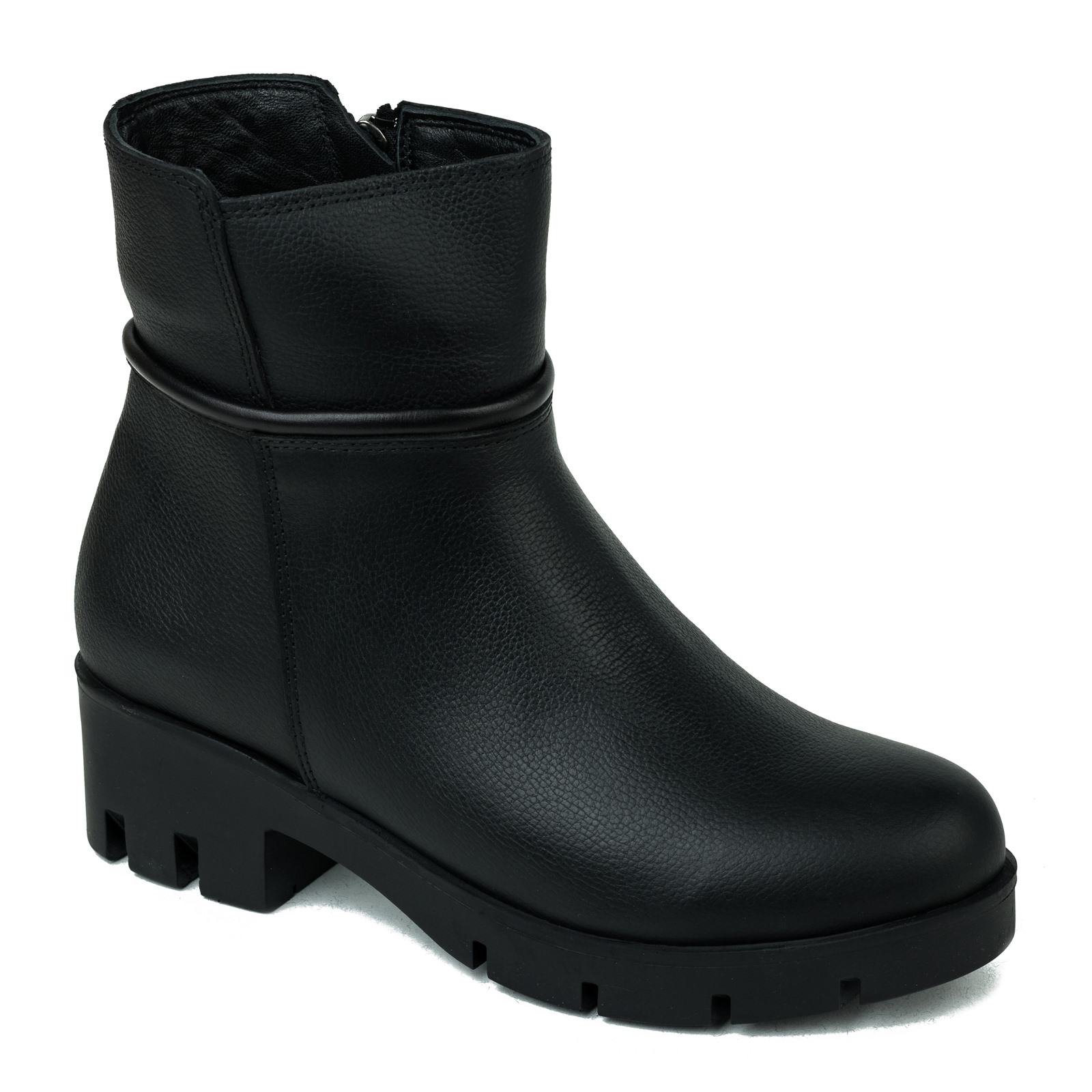 Leather ankle boots B043 - BLACK