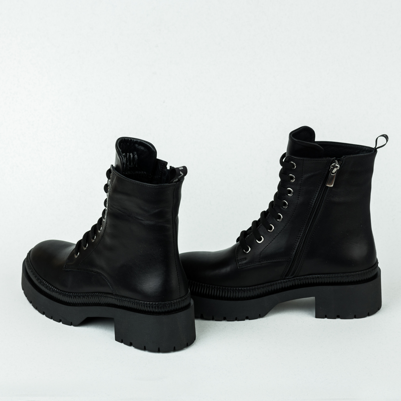 Leather ankle boots B045 - BLACK