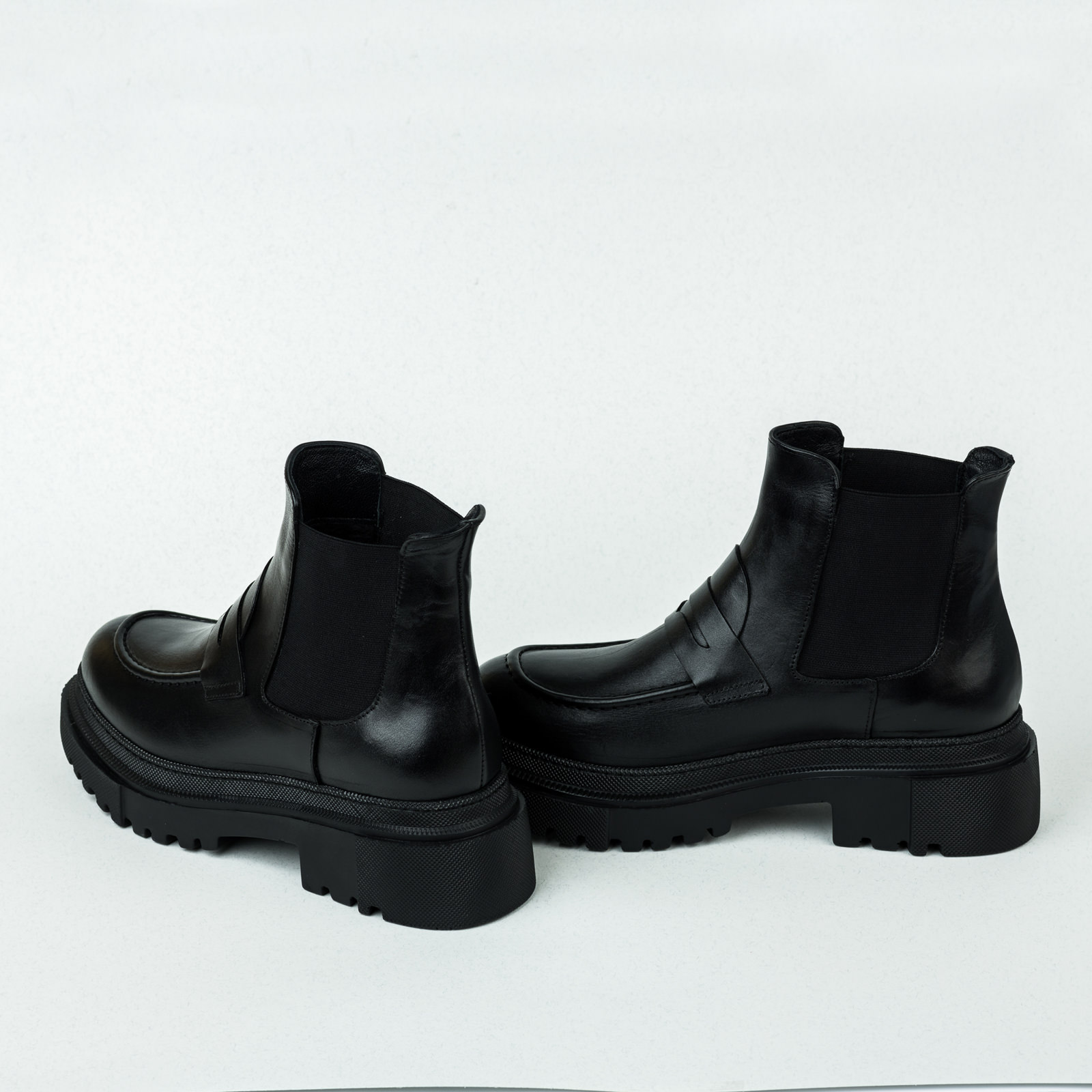 Leather ankle boots B049 - BLACK