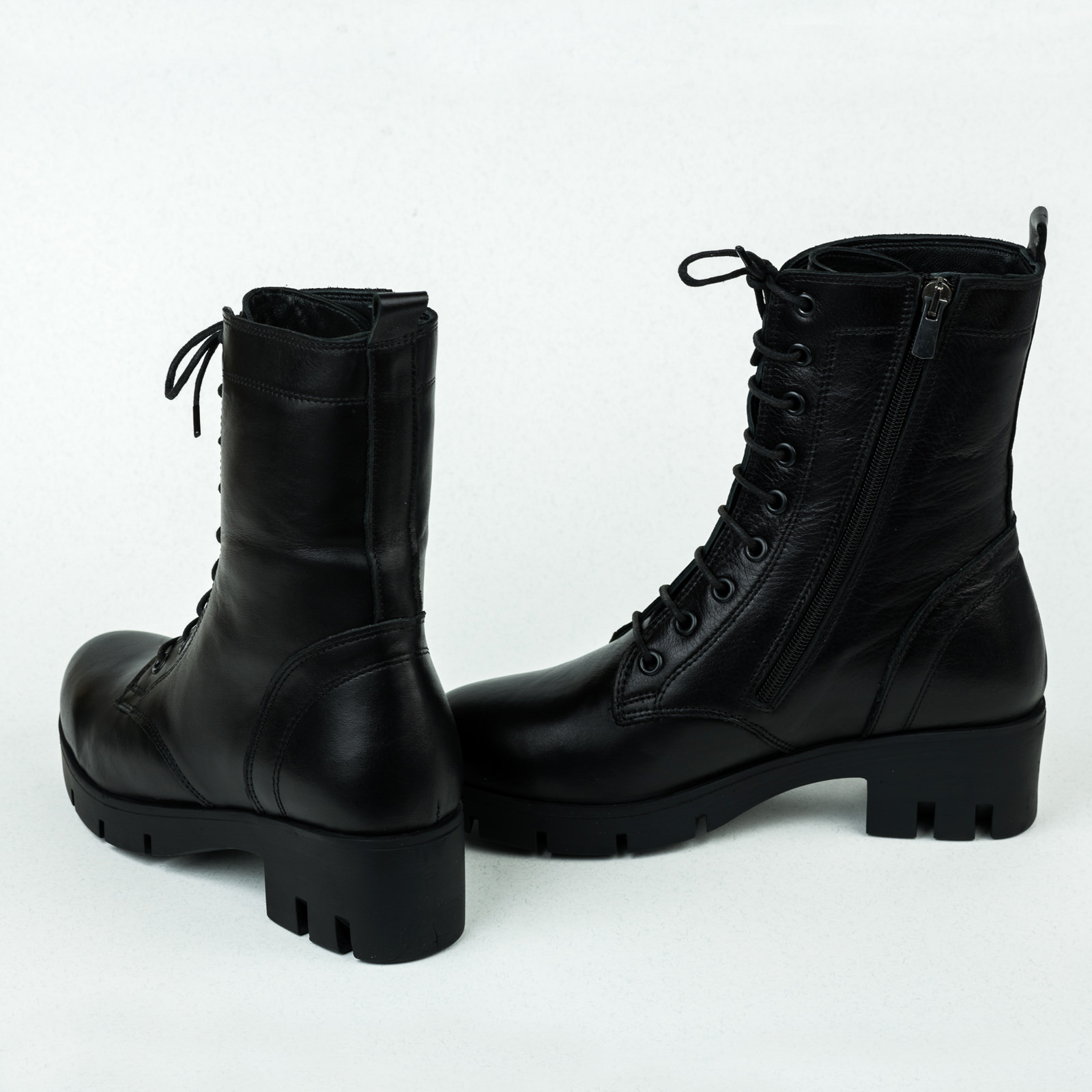 Leather ankle boots B054 - BLACK