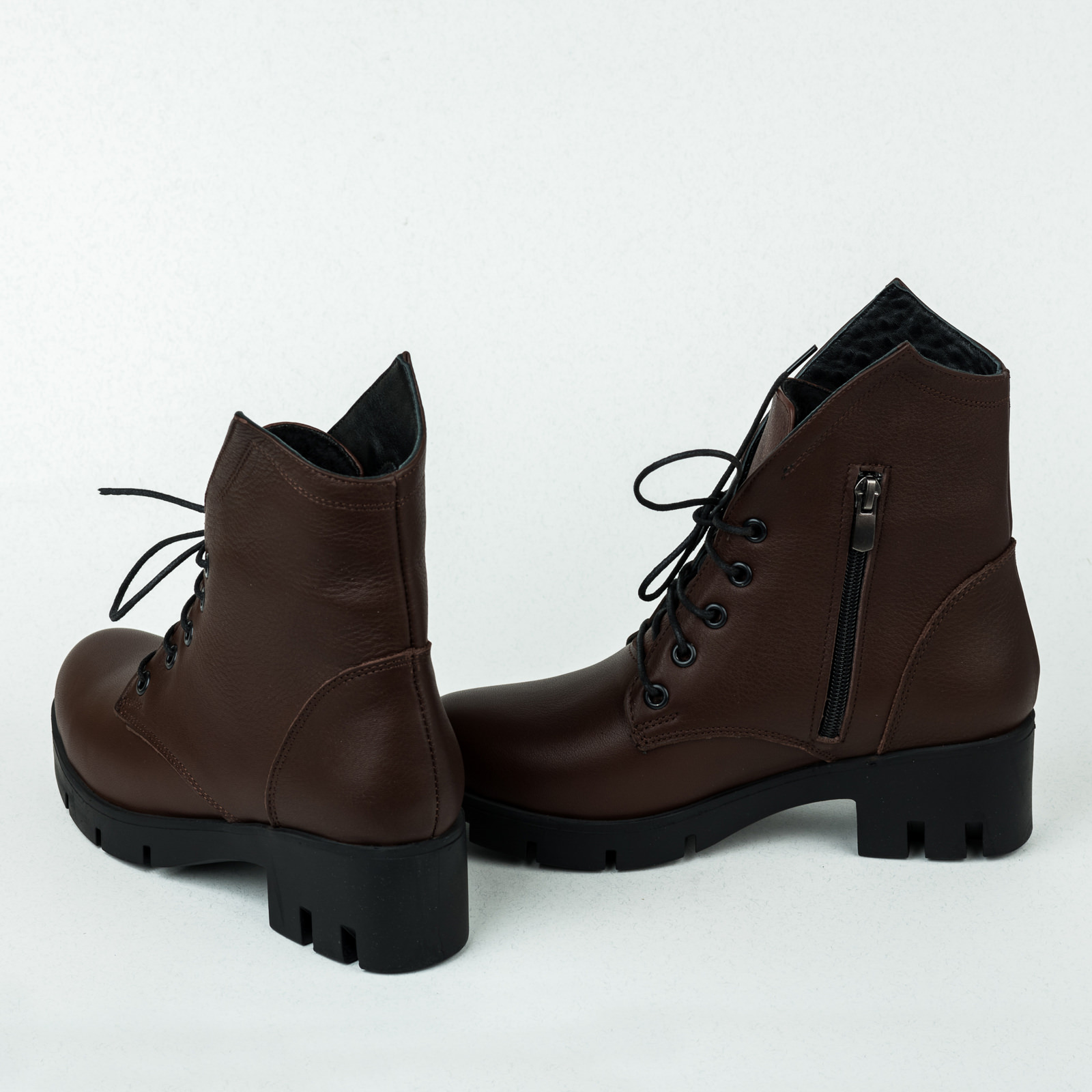 Leather ankle boots B055 - BROWN