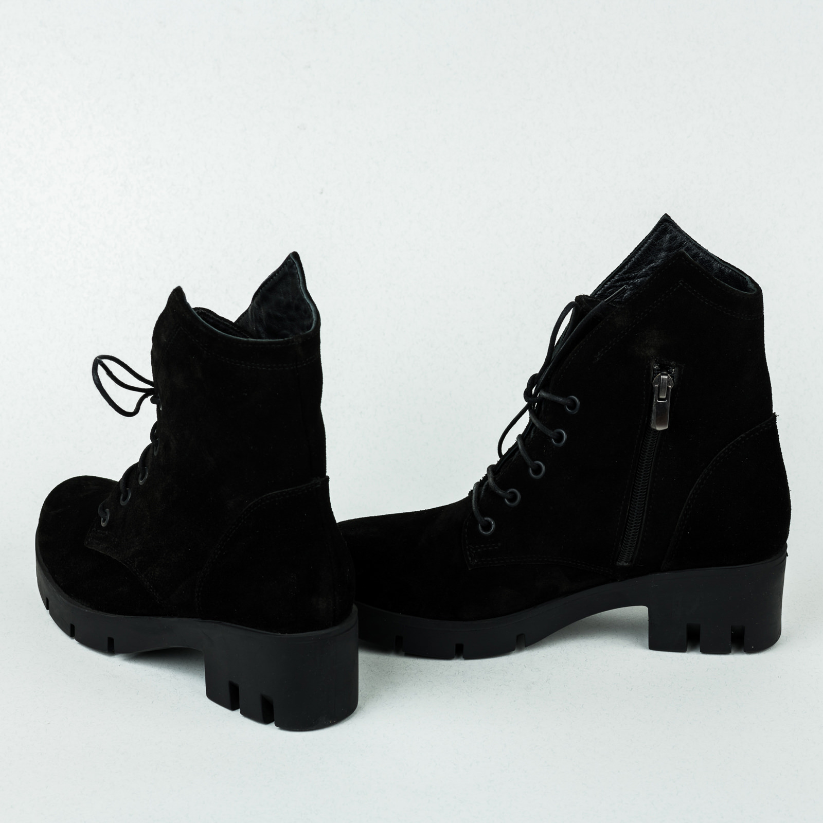 Leather ankle boots B056 - BLACK