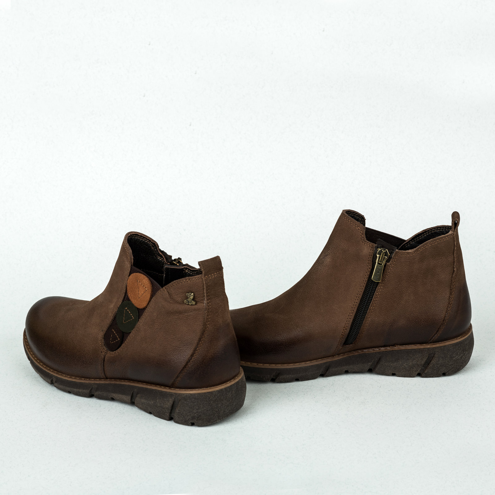 Leather ankle boots B070 - BROWN