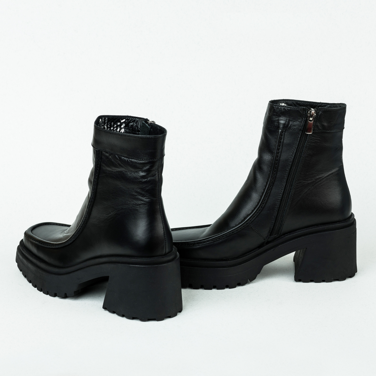 Leather ankle boots B082 - BLACK