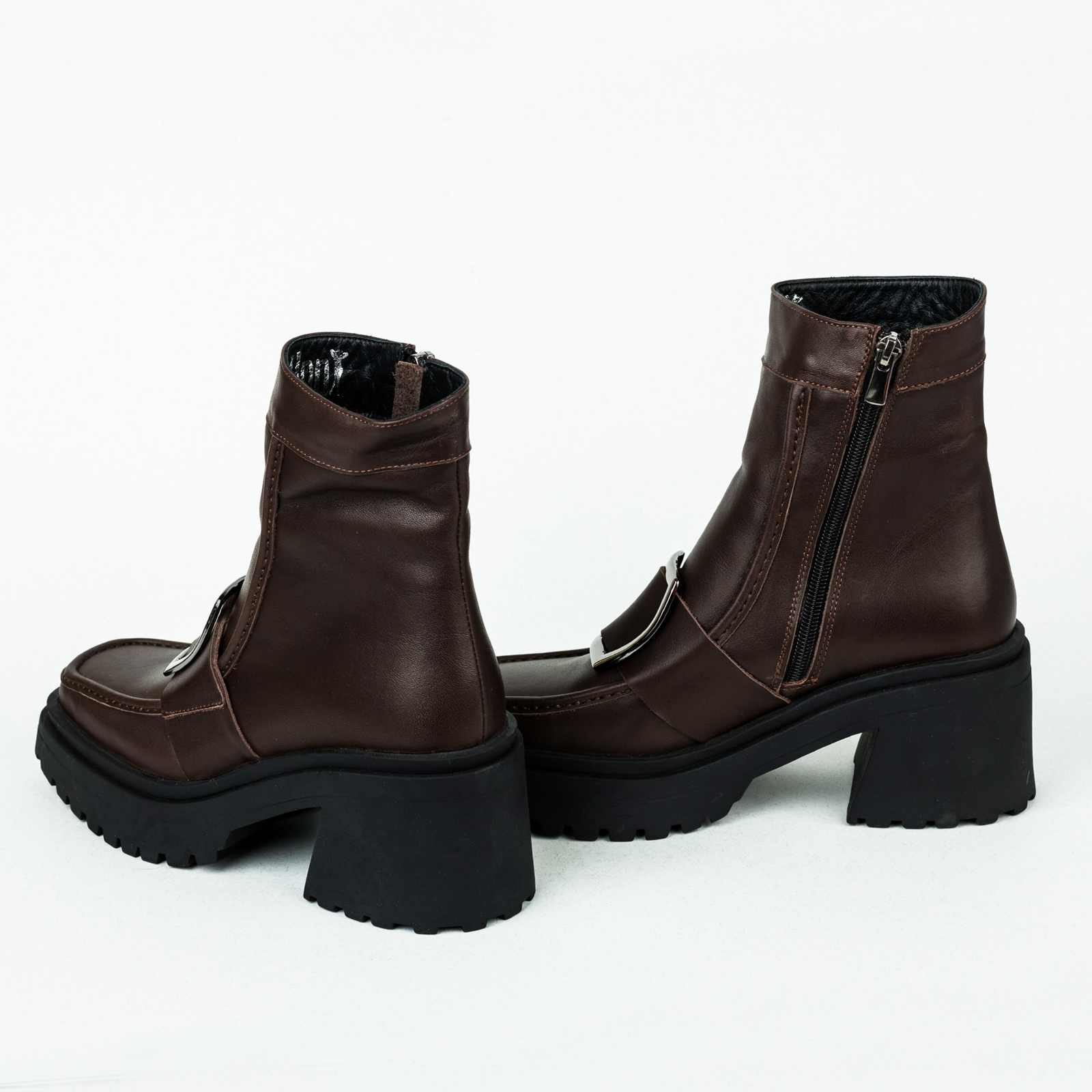 Leather ankle boots B084 - BROWN