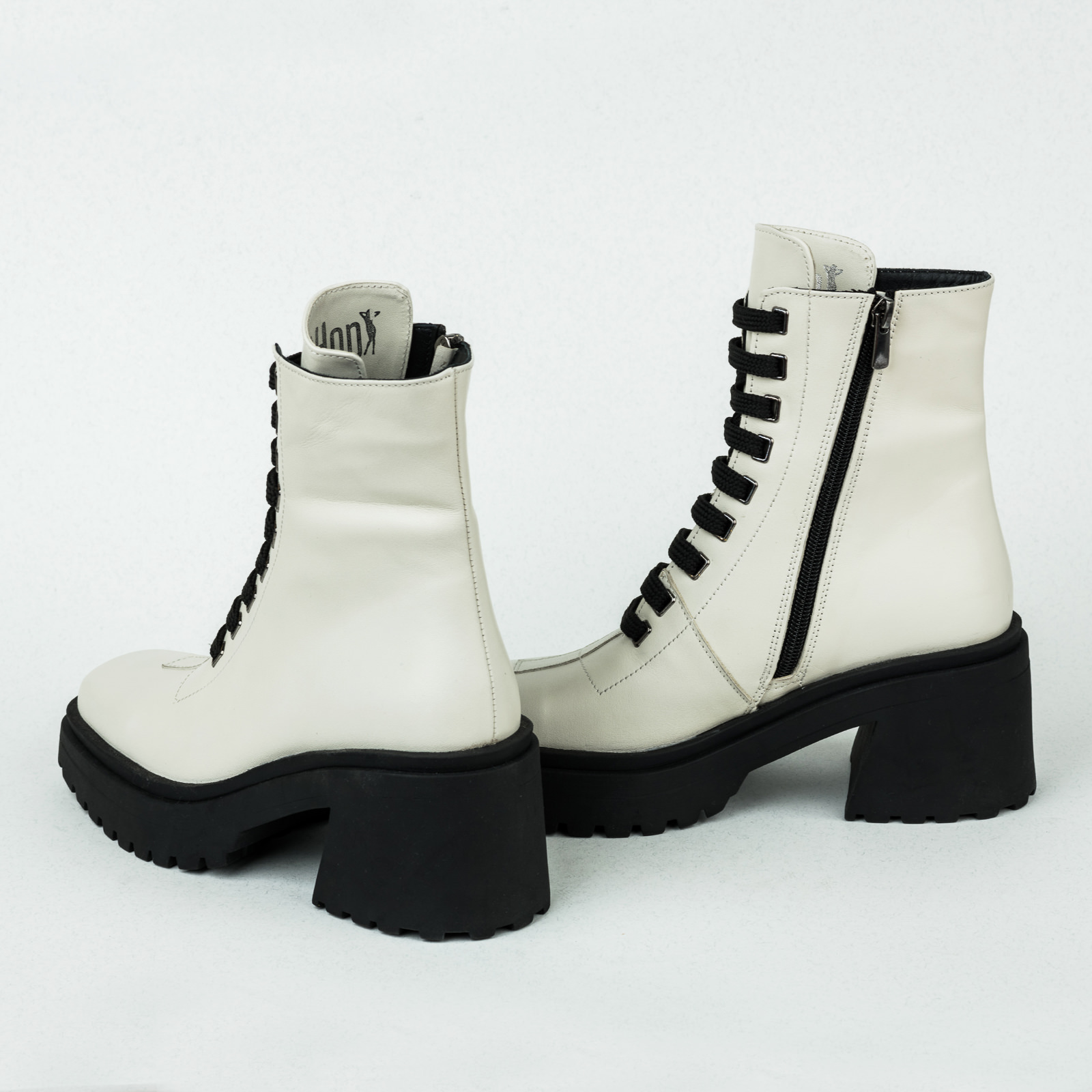 Leather ankle boots B085 - WHITE