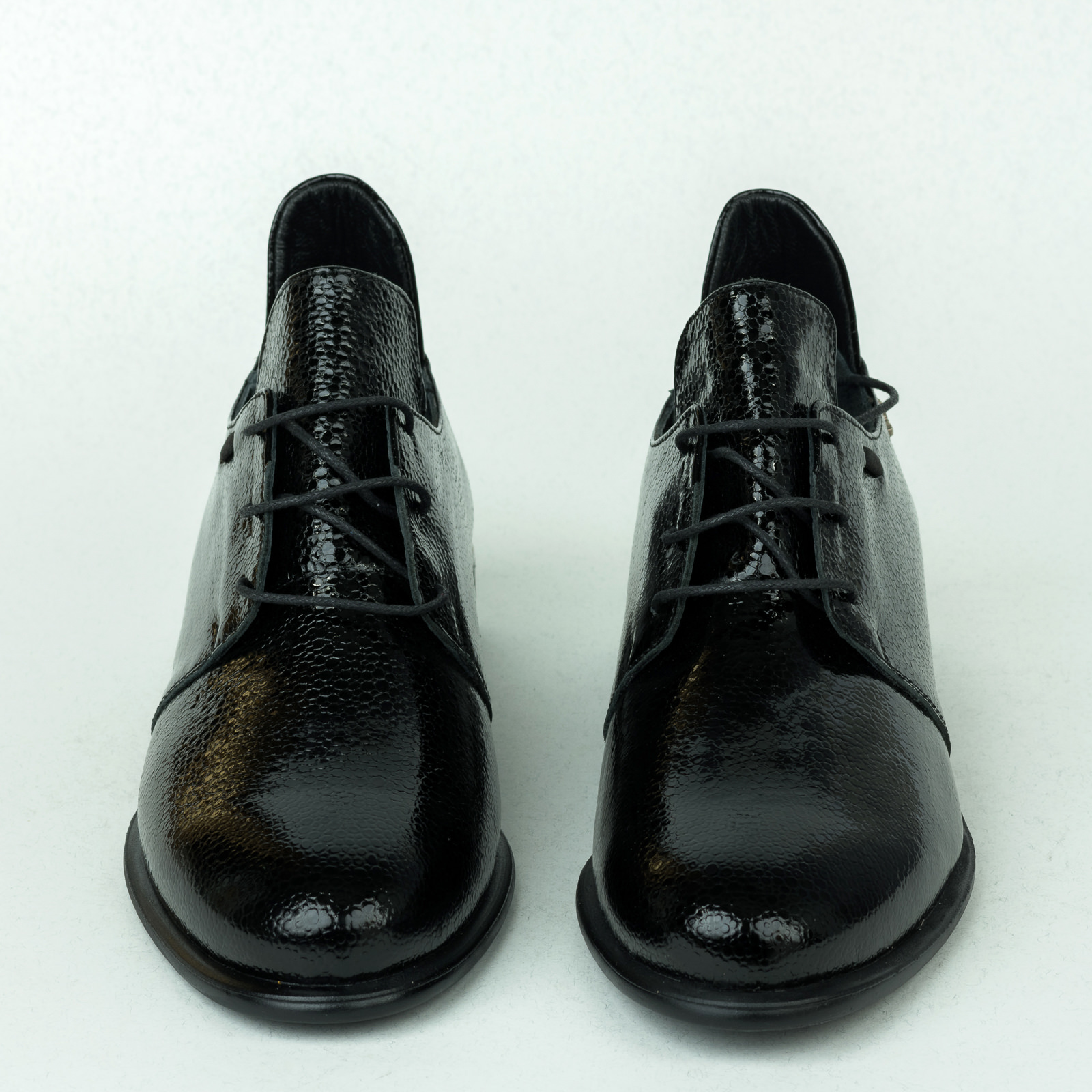 Kožne cipele B185 - CRNA