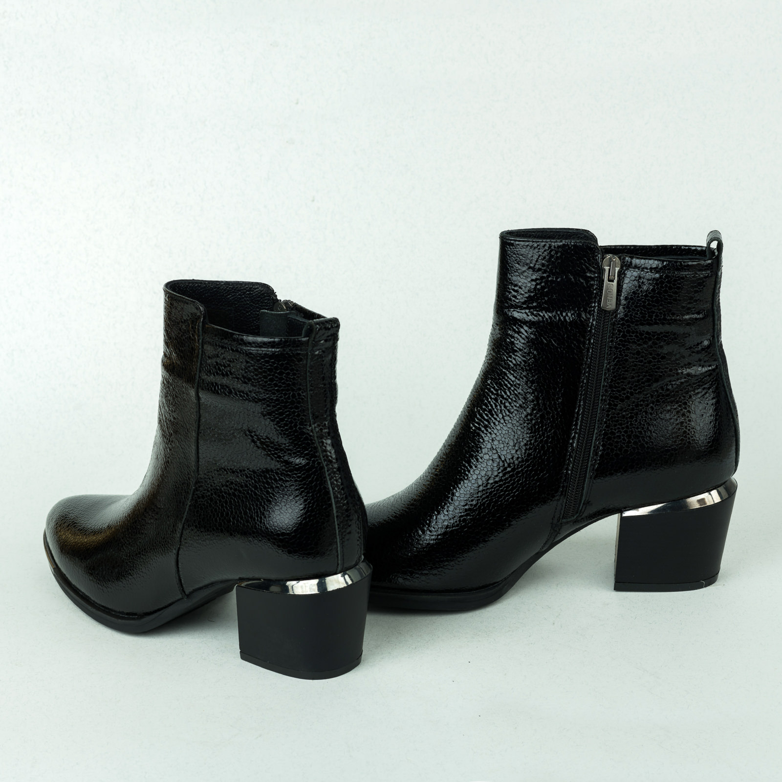 Leather ankle boots B158 - BLACK