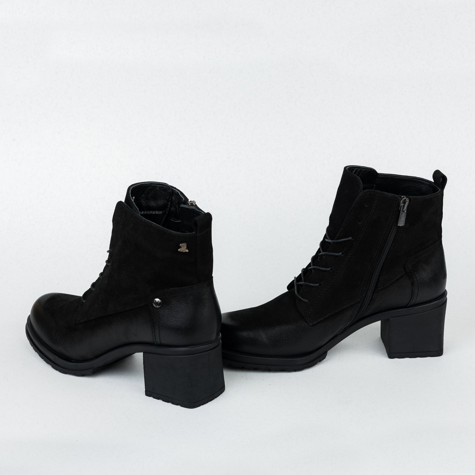 Leather ankle boots B432 - BLACK