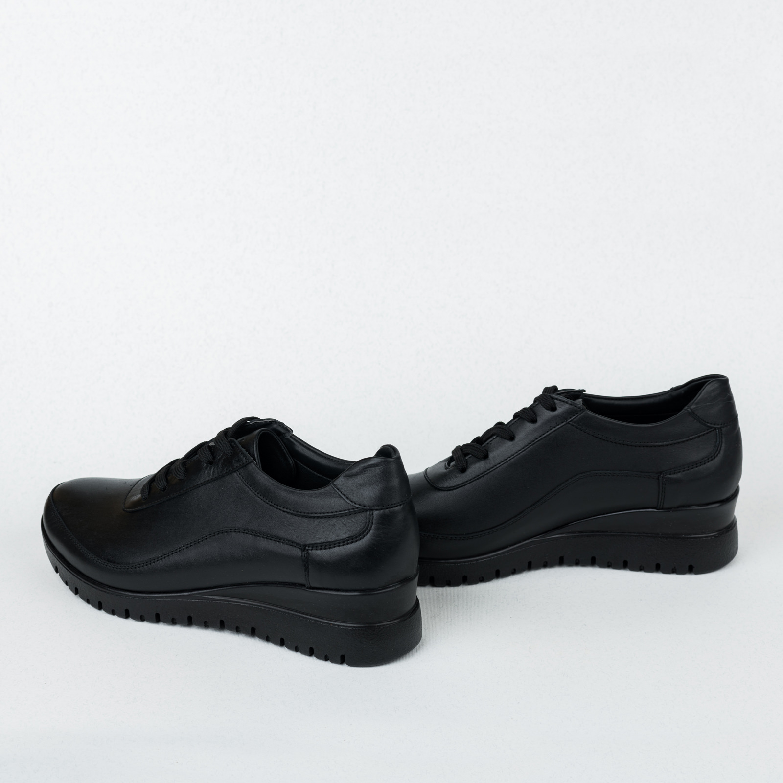 Leather shoes & flats B470 - BLACK