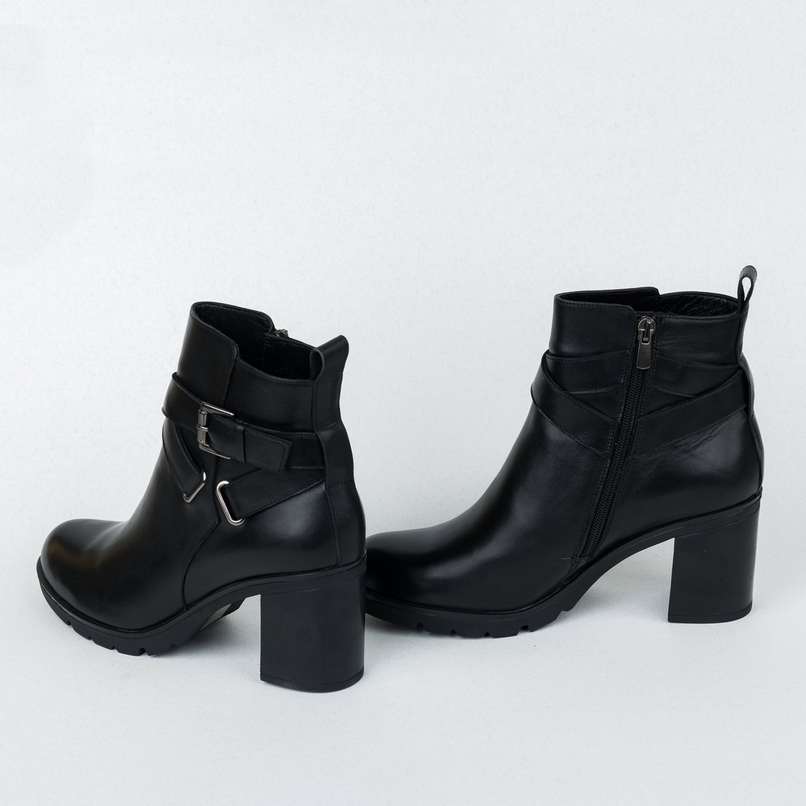 Leather ankle boots B559 - BLACK