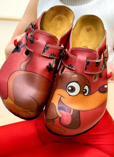 Patterned women clogs DACHSHUND - RED