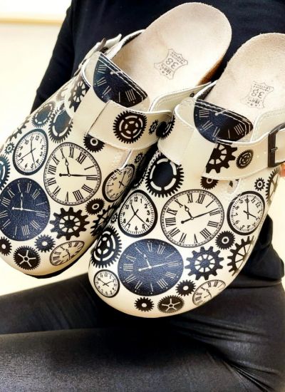 Patterned women clogs WATCHES - BEIGE