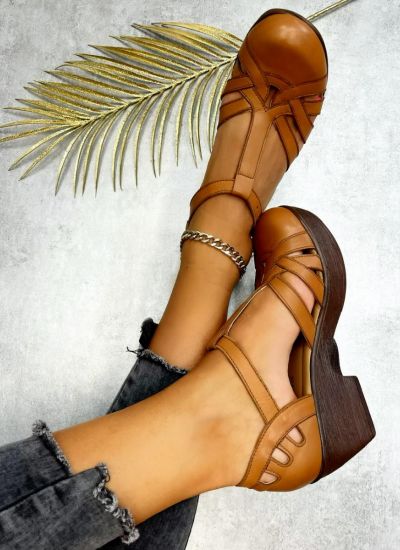 Leather high-heels