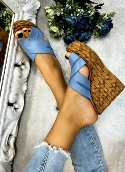 Leather slippers SAMITA - BLUE