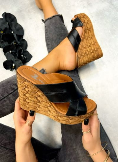 Leather slippers SAMITA - BLACK
