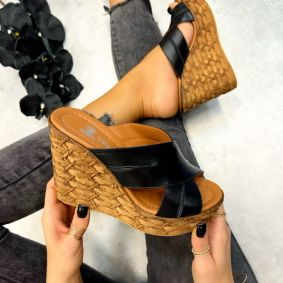 Leather slippers SAMITA - BLACK