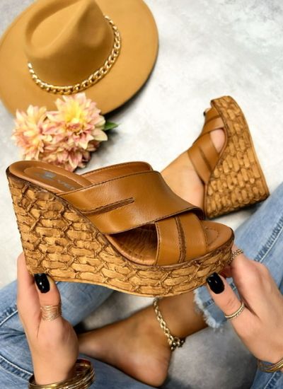 Leather slippers SAMITA - CAMEL