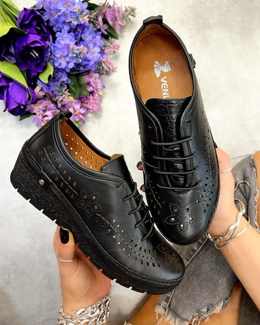 Flat leather shoes C365 - BLACK
