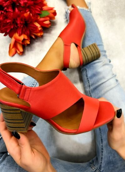 Leather sandals TARUNI - RED