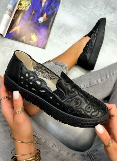Pantofi plați de damă CORIN - NEAGRĂ