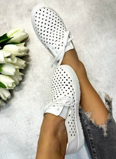 Ženske ravne cipele AKALKA - BELA