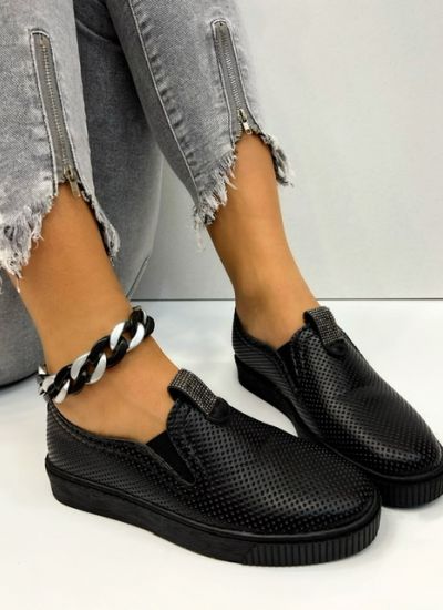 Pantofi plați de damă C391 - NEAGRĂ