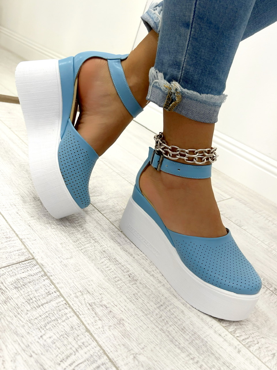 Women sandals D833 - PLATFORM - BLUE