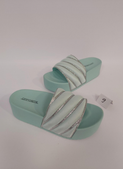 Women Slippers and Mules LP065634