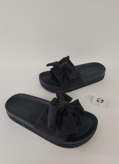 Women Slippers and Mules LP065706