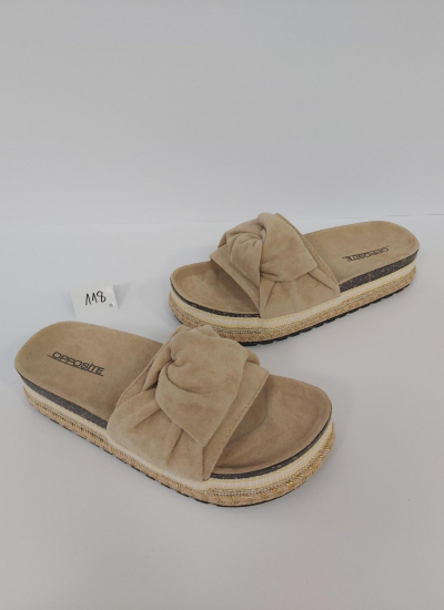 Women Slippers and Mules LP066202