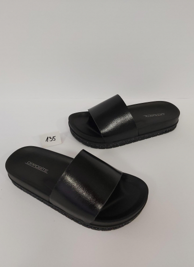 Women Slippers and Mules LP065711