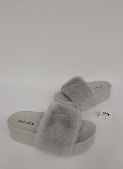 Women Slippers and Mules LP065626