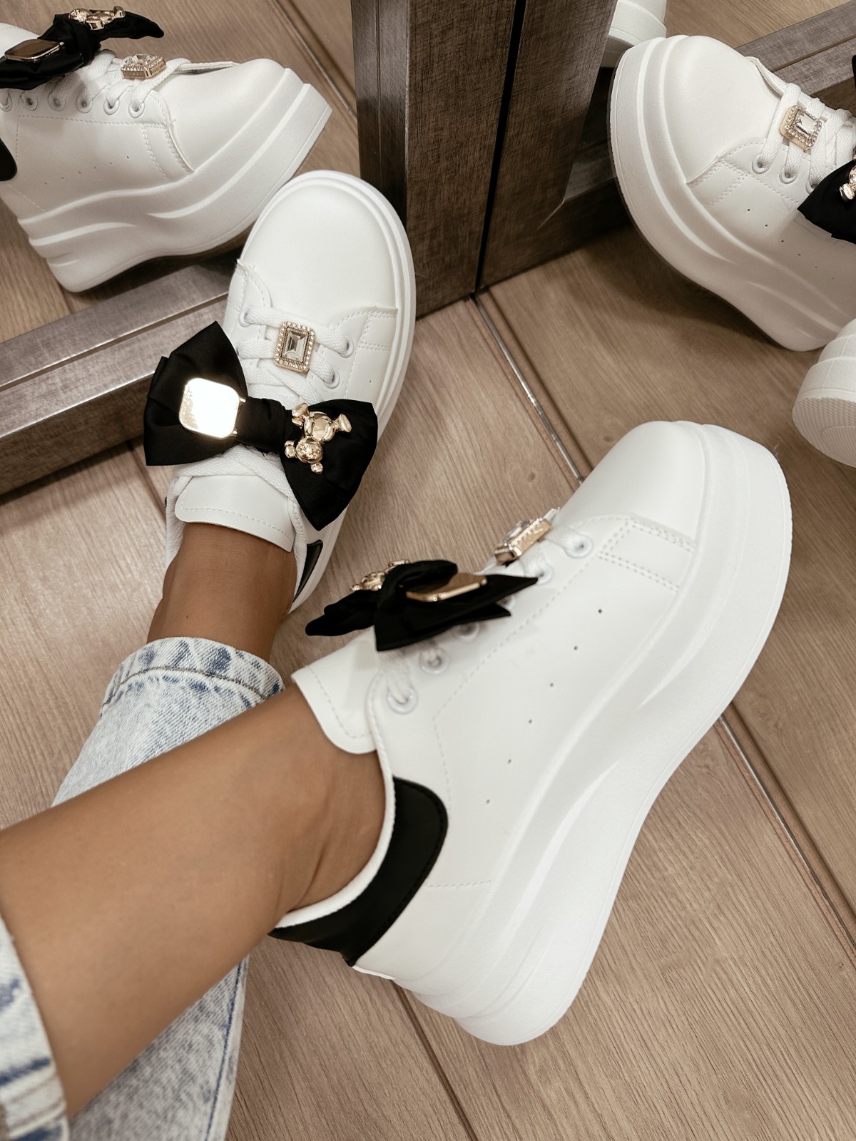 Women sneakers E532 - WHITE