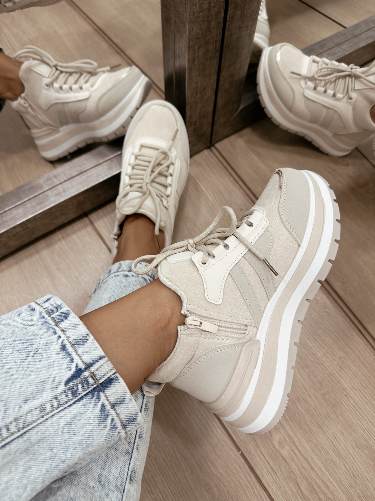 Women sneakers E536 - BEIGE