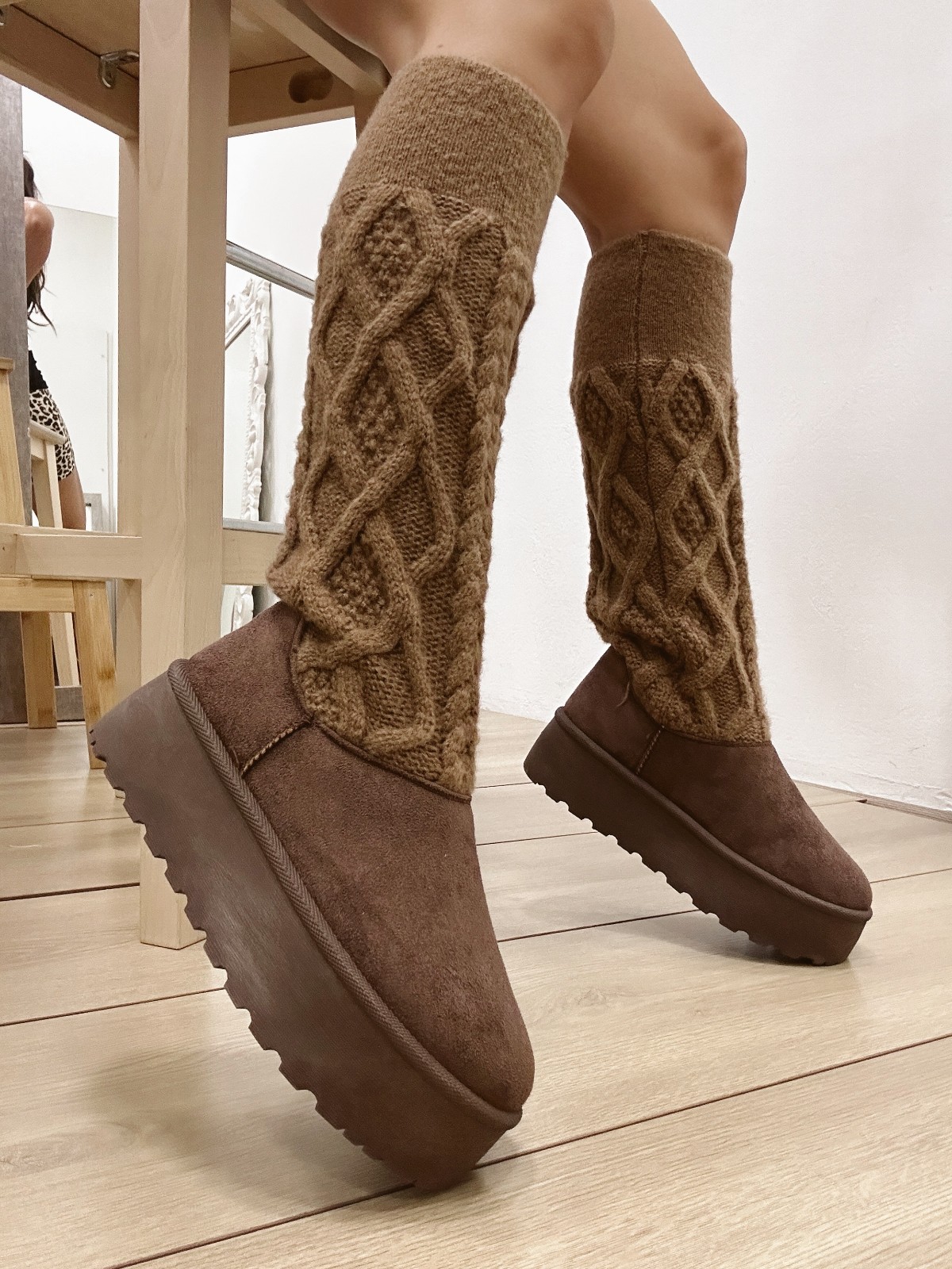 Comfy Boots E556 - BROWN