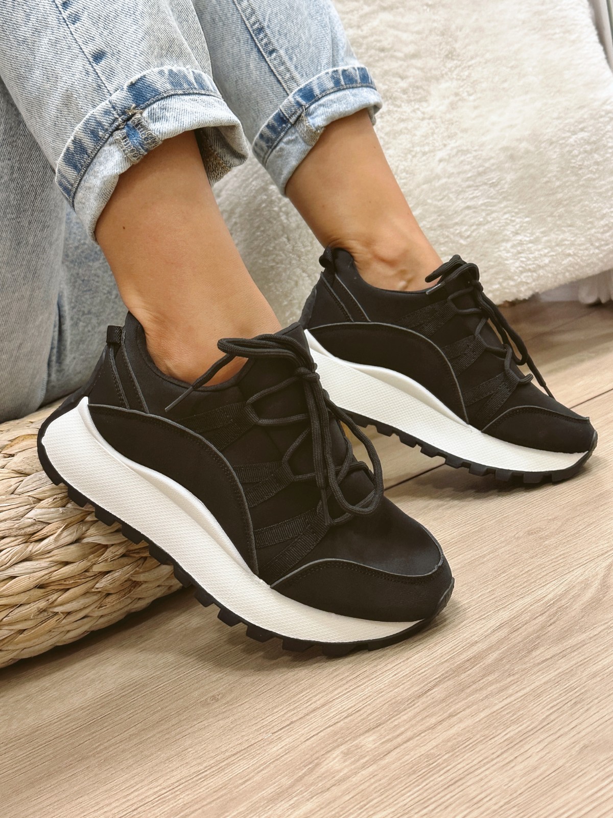 Women sneakers E538 - BLACK