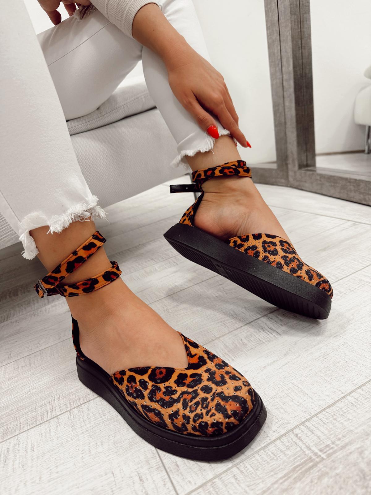 Ženske sandale F053 - RUPIČASTE - VELUR - LEOPARD