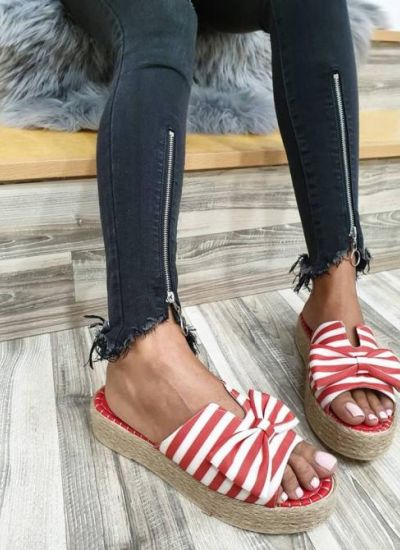 STRIPED SLIPPERS WITH A BOW - RED