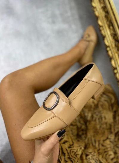 FLAT SHOES WITH BUCKLE - BEIGE
