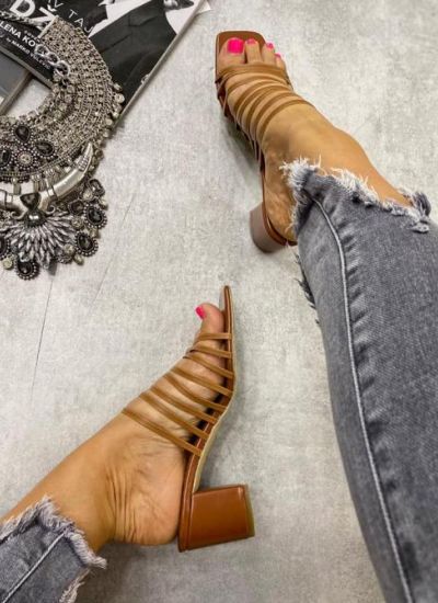 THICK HEEL MULES WITH BELTS - BROWN