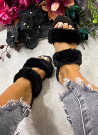 Women Slippers and Mules FURS - BLACK