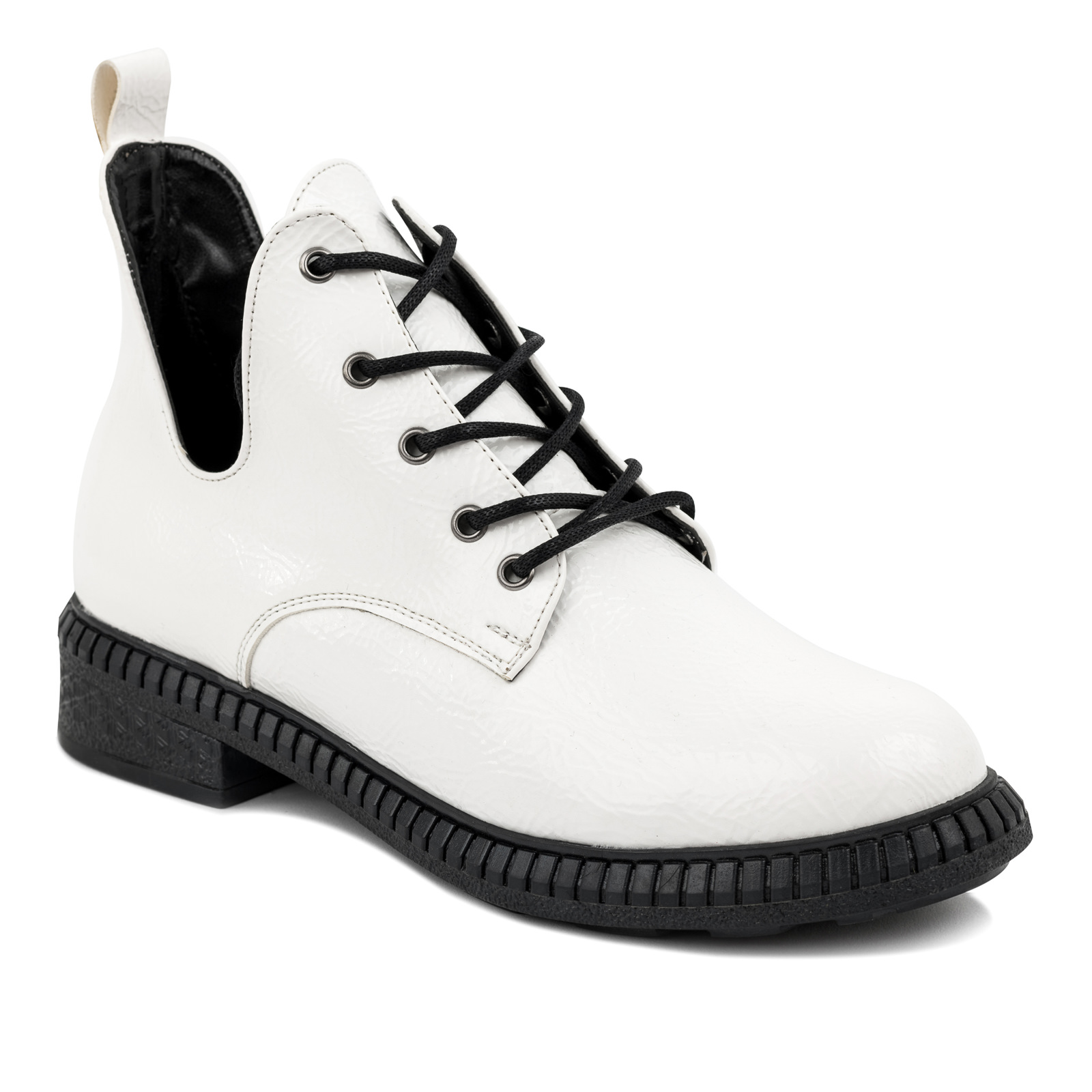 LACE UP SHOES - WHITE