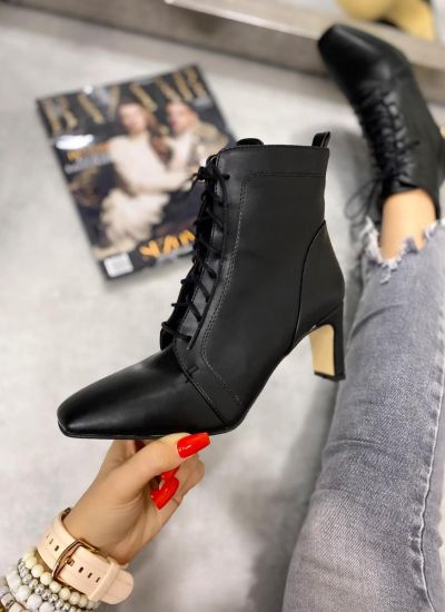 LACE UP ANKLE BOOTS WITH BLOCK HEEL - BLACK