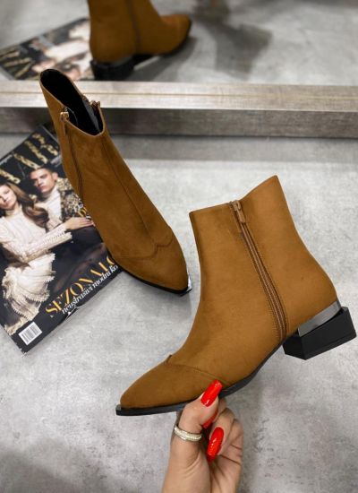 VELOUR ANKLE BOOTS WITH ZIPPER - CAMEL 