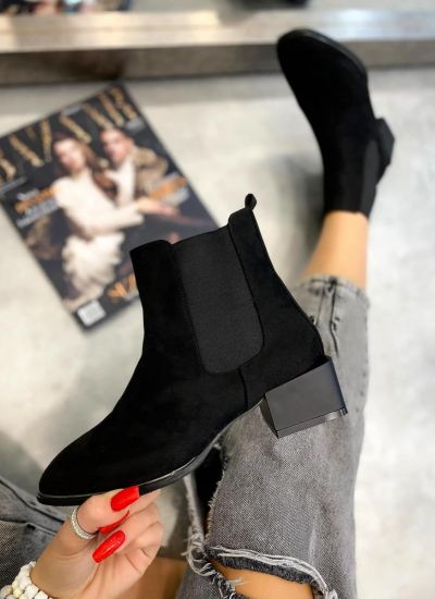 VELOUR ANKLE BOOTS WITH RUBBER AND LOW BLOCK HEEL - BLACK