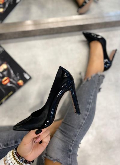 PATENT POINTED STILLETO SHOES WITH THIN HEEL - BLACK